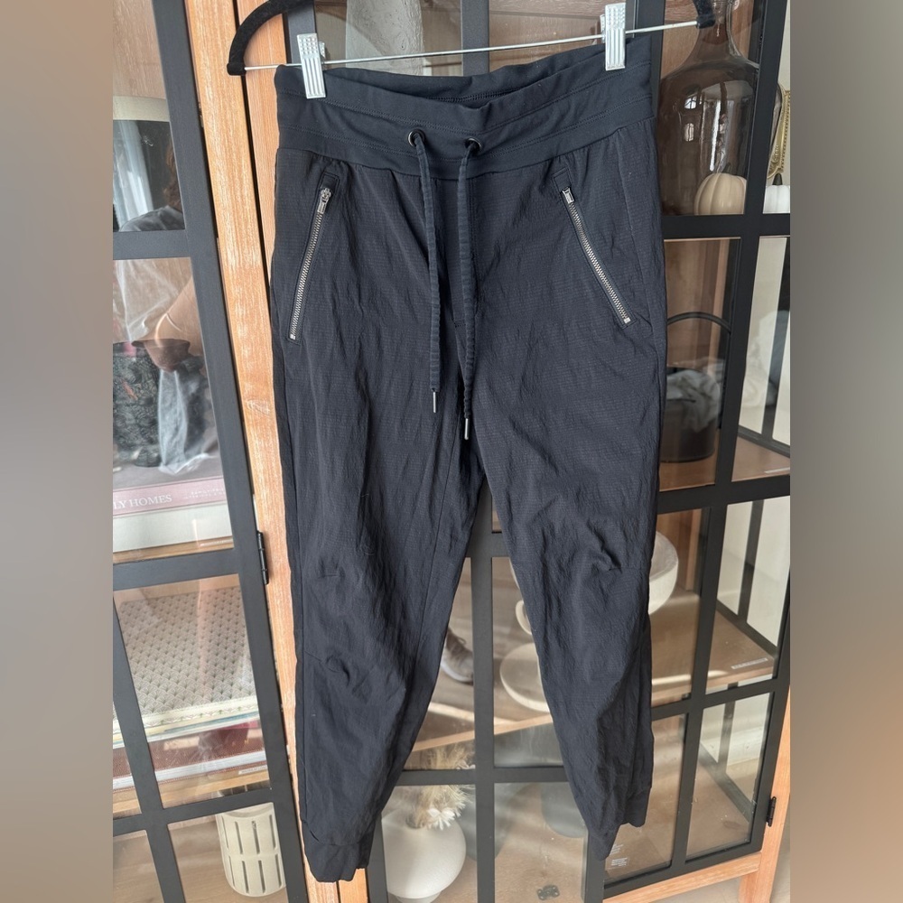 Athleta Trekkie North joggers leggings pants performance ankle pockets zipper